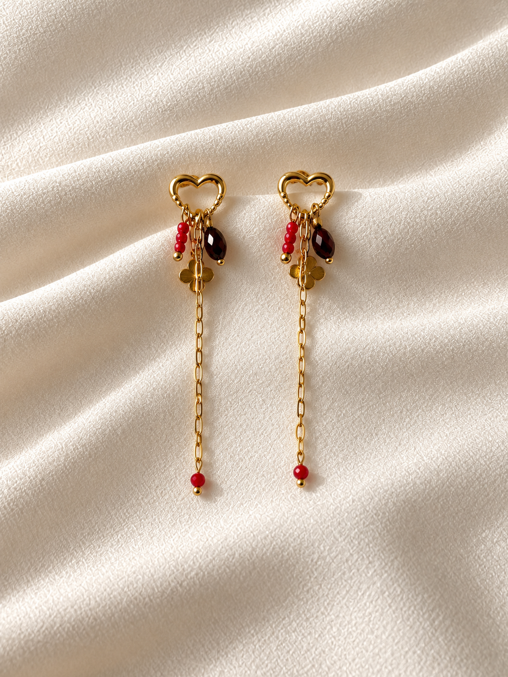 Oorbellen Lang Goud met Hartje en Rode Details