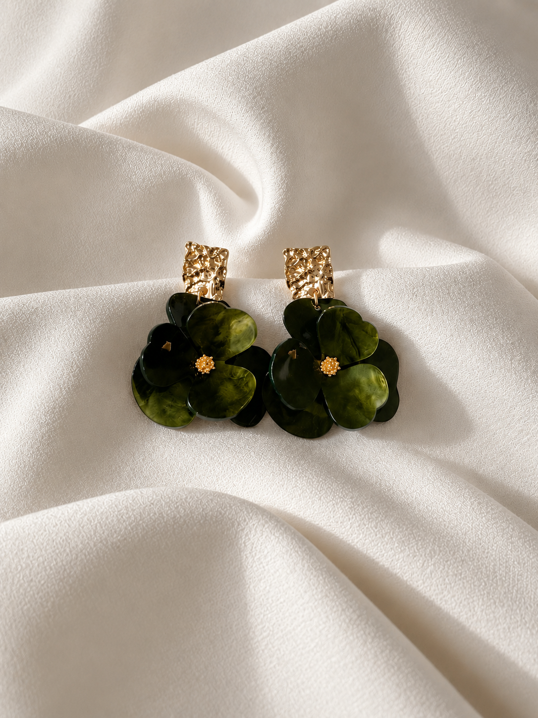 Oorbellen Goud met Groene Bloem