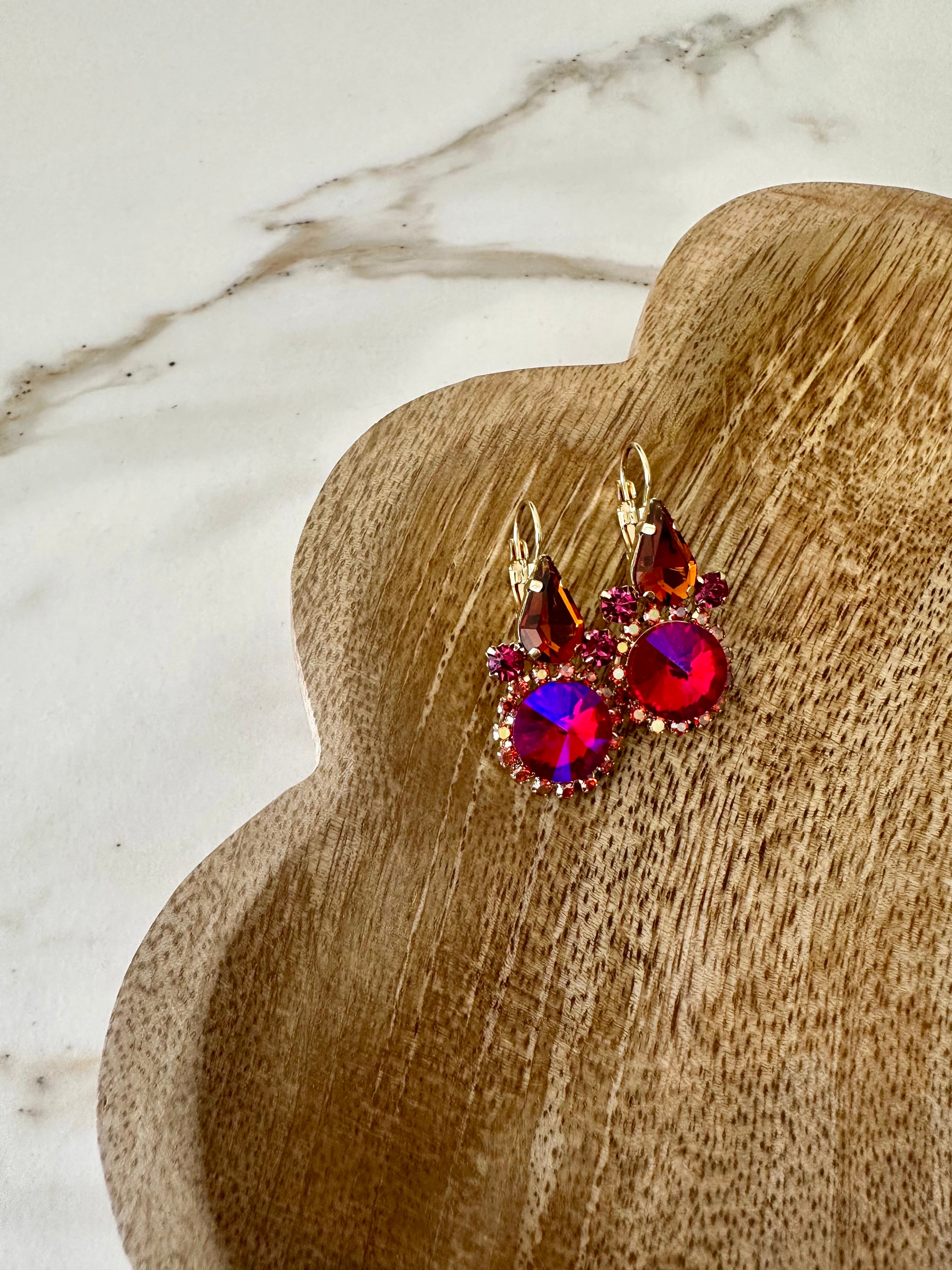 Oorbellen kort fuchsia