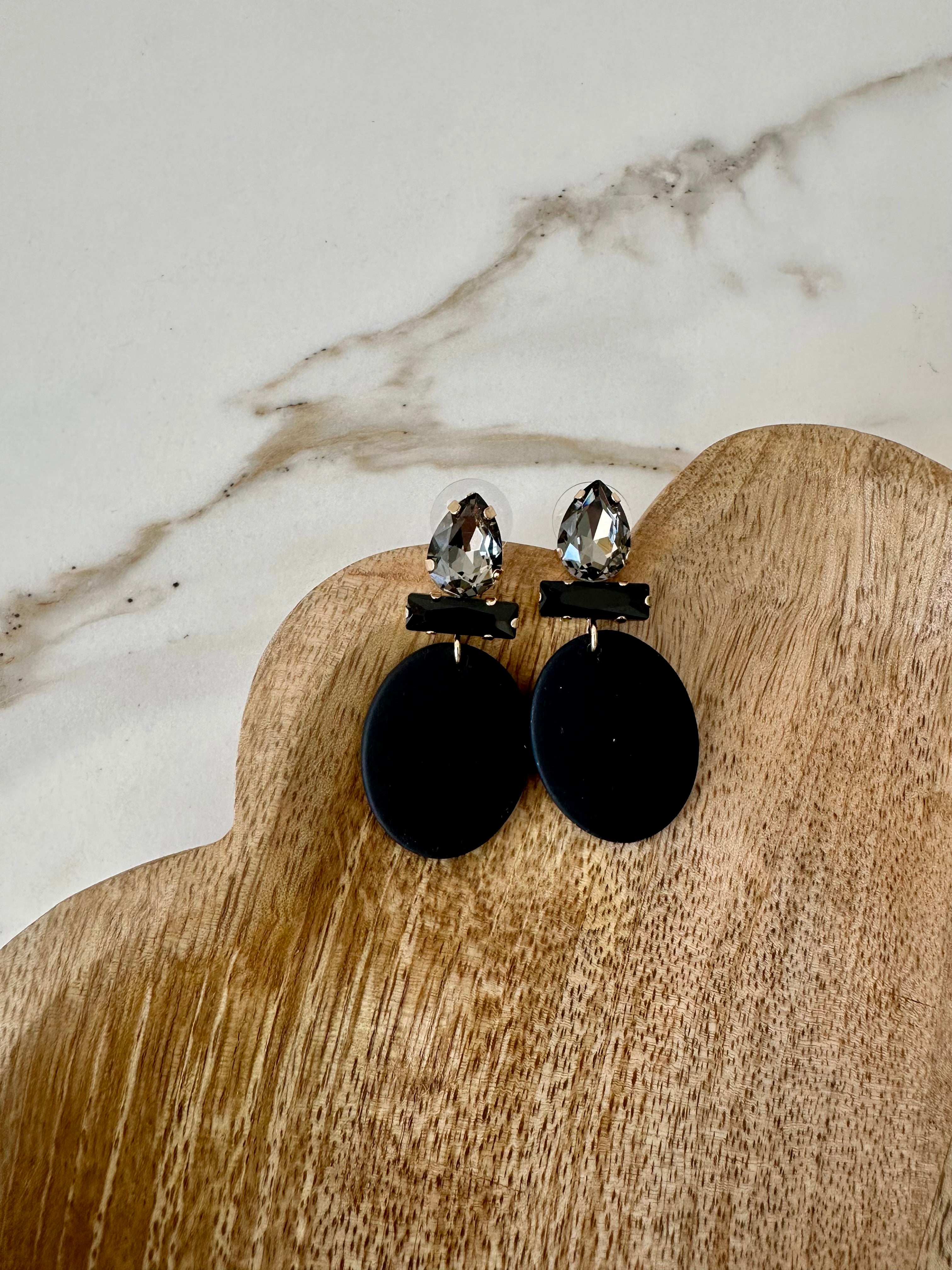 Oorbellen zwart met goud