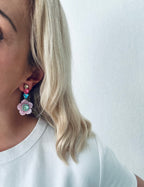 Oorbellen lang met meerdere kleuren en bloem