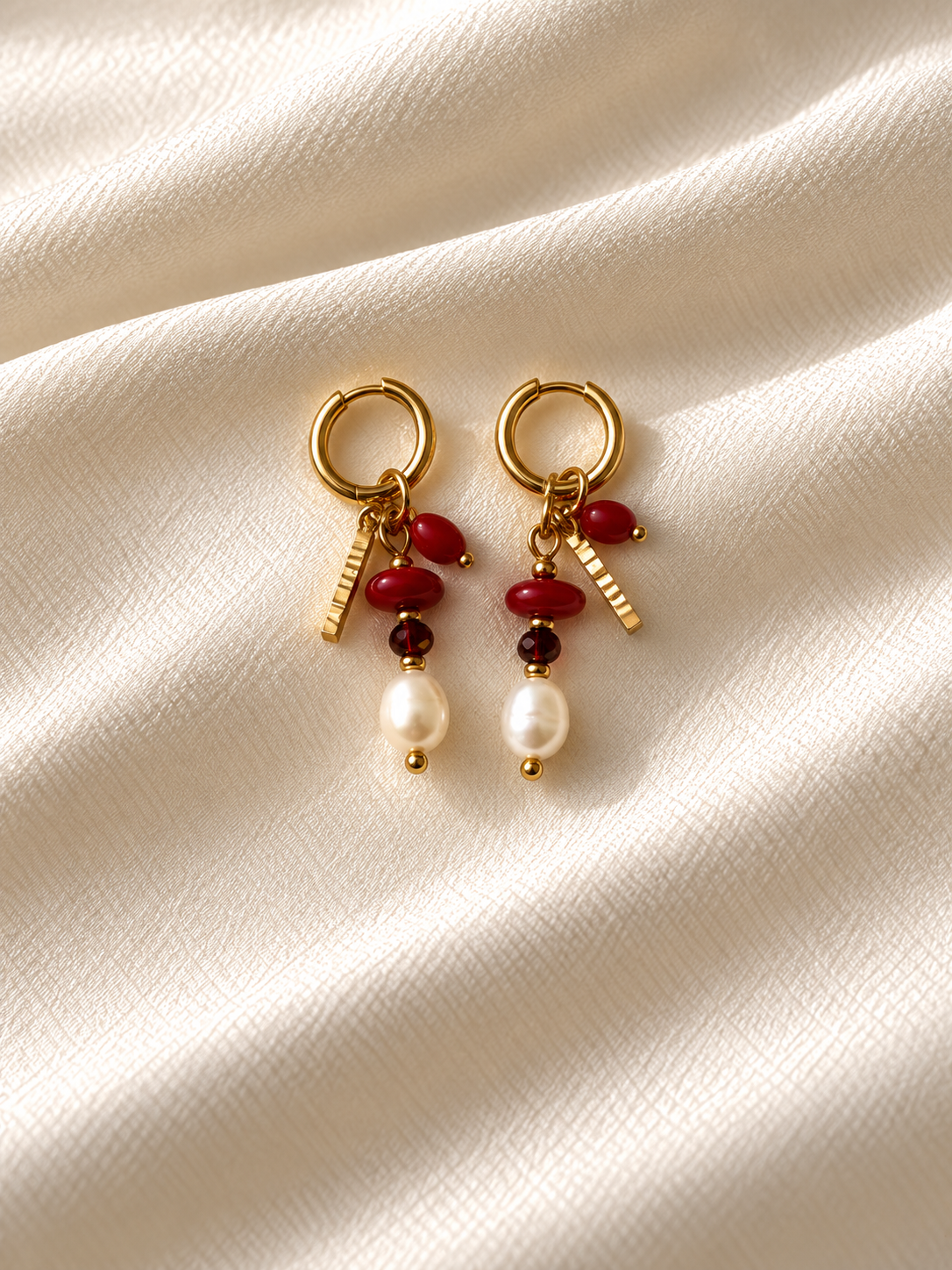 Oorbellen Goud met Rood en Witte Parel