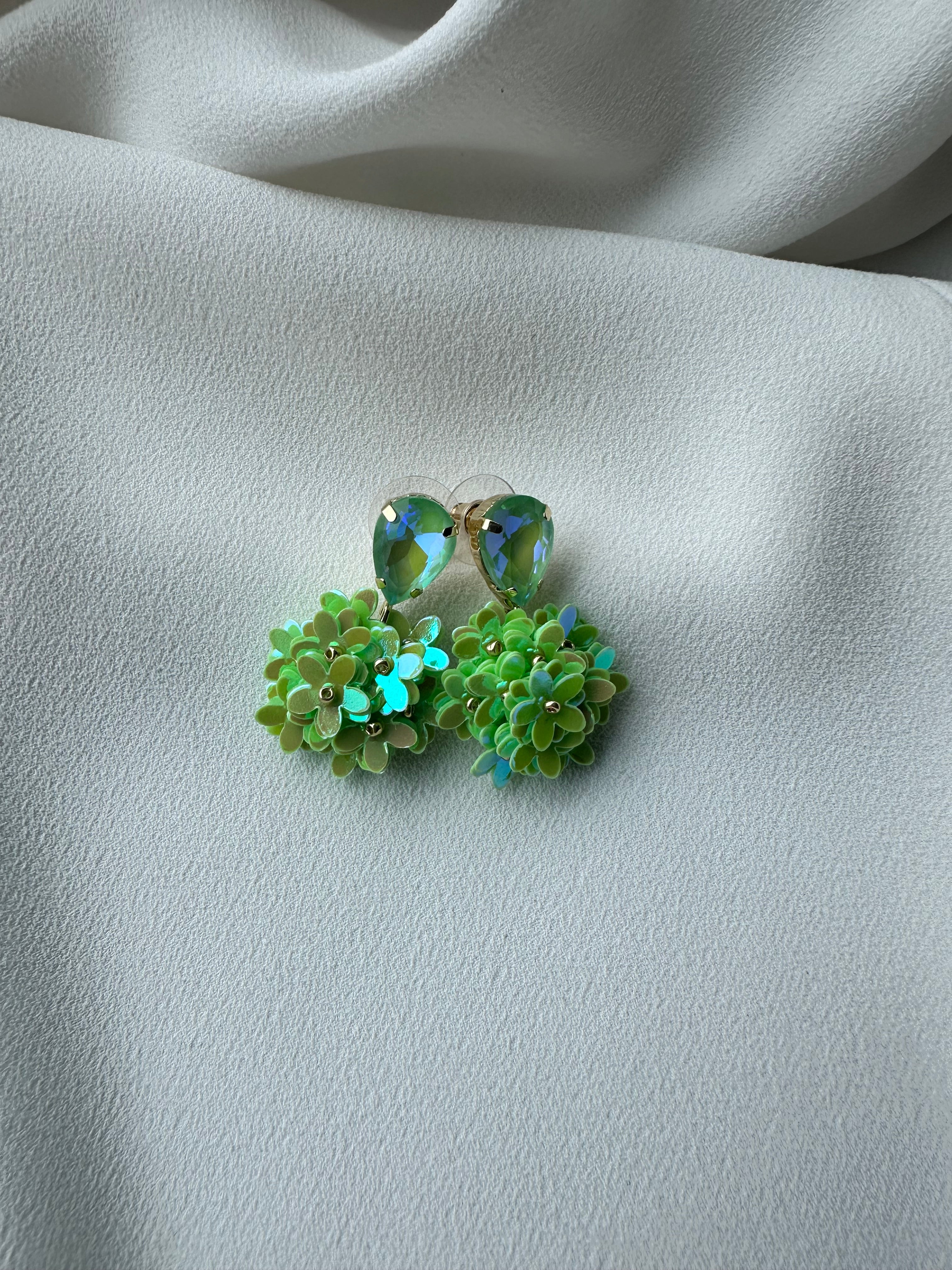 SUMMER SALE -40%! Oorbellen kort groen