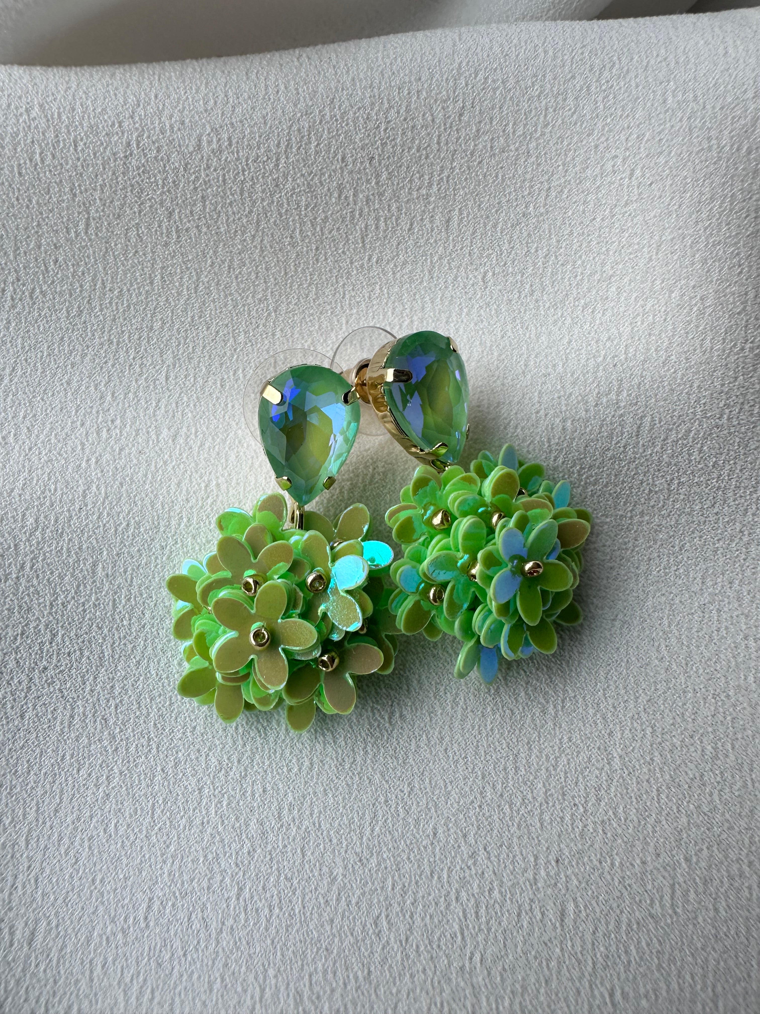 SUMMER SALE -40%! Oorbellen kort groen