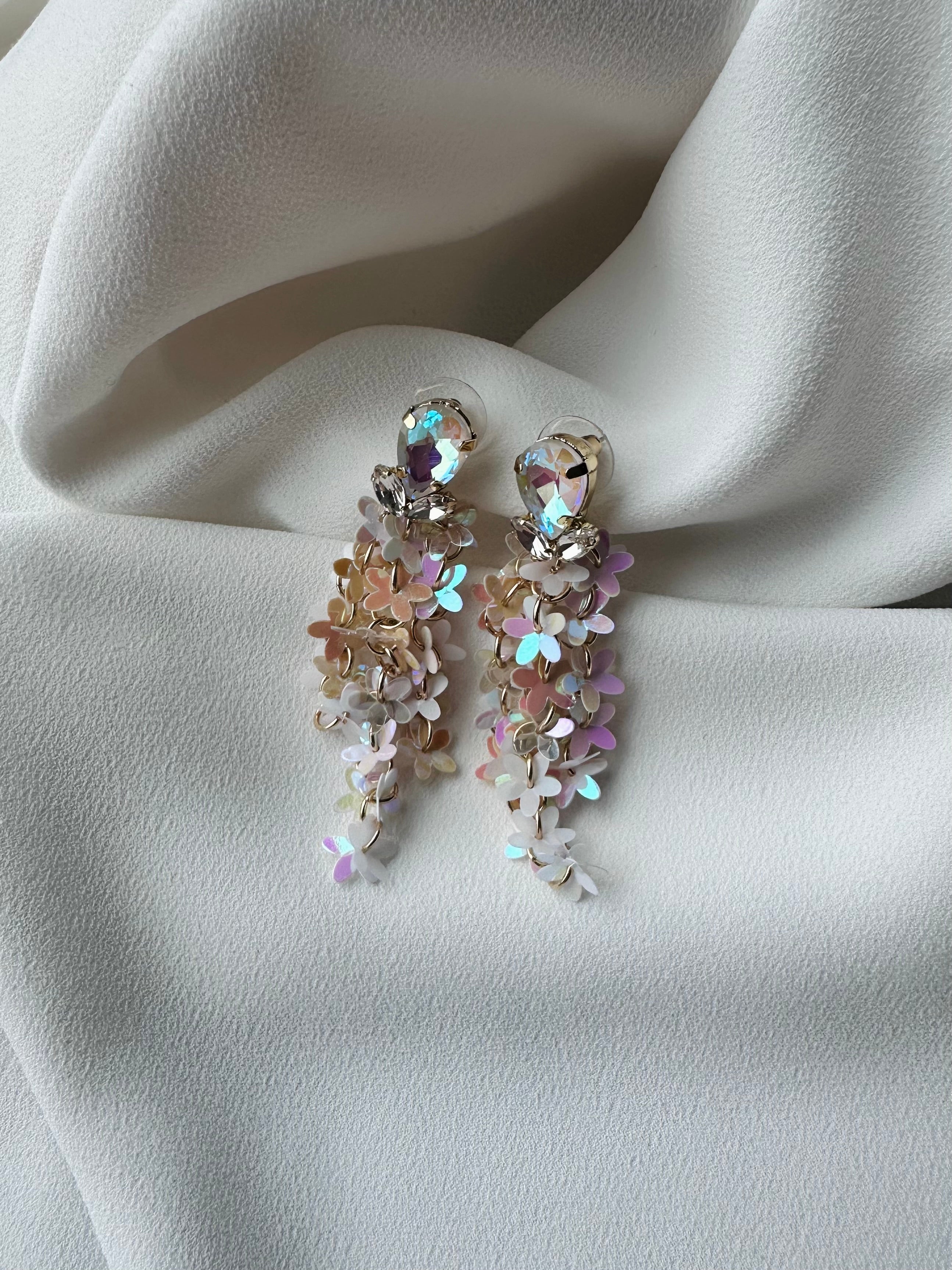 SUMMER SALE -40%! Oorbellen lang wit