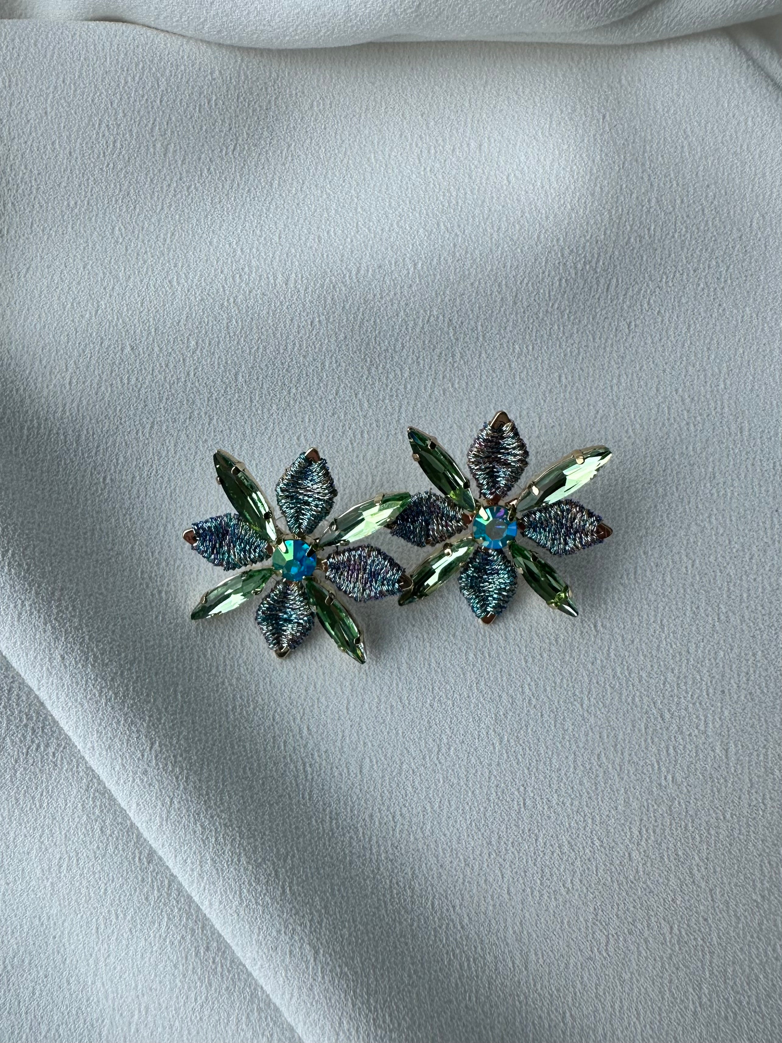 SUMMER SALE -40%! Oorbellen bloem groen blauw