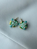 SUMMER SALE -40%! Oorbellen kort groen/blauw met bloemetjes