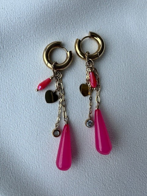 SUMMER SALE -40%! Oorbellen lang goud met fuchsia