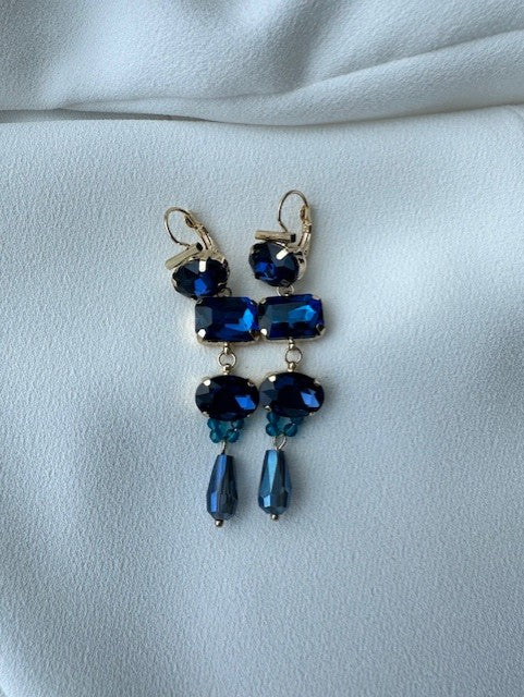 Oorbellen lang donker blauw met goud